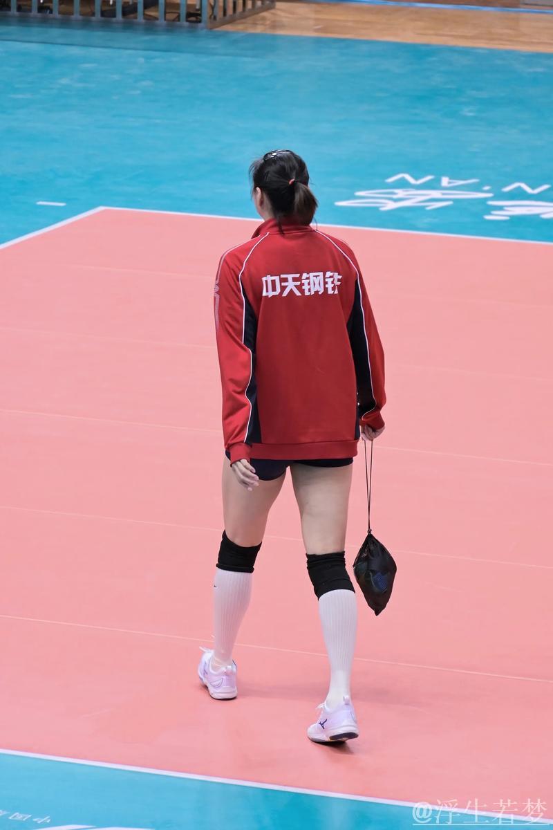 江苏女排新赛季首战告捷，多点开花显实力