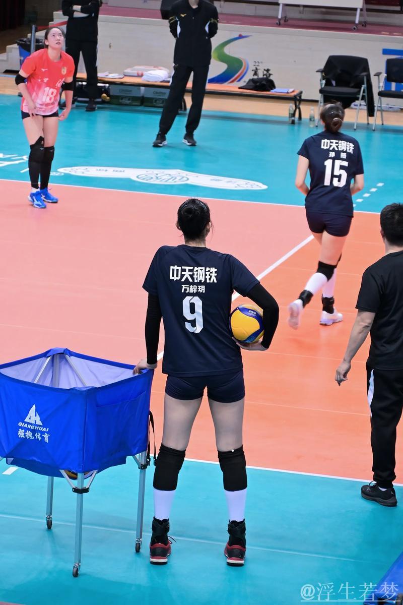 江苏女排新赛季首战告捷，多点开花显实力